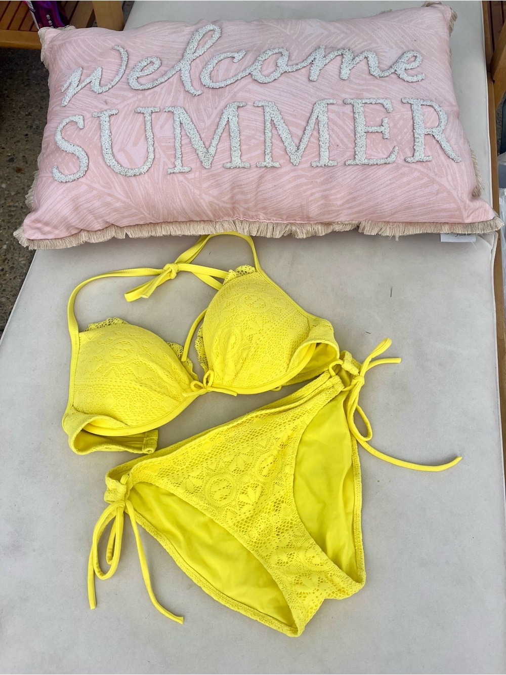 Victoria's Secret Bright Yellow Lace String Bikini 34D Medium Eyelet Vacation